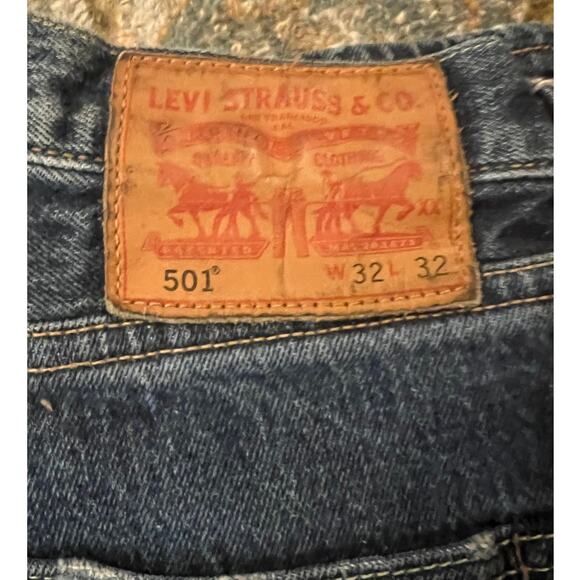 Levi’s 501 Original Button-Fly Jeans – W32 L32 – Dark Wash Denim - Picture 2 of 3